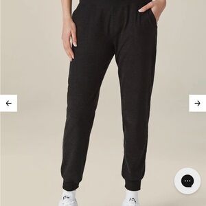 Beyond Yoga joggers